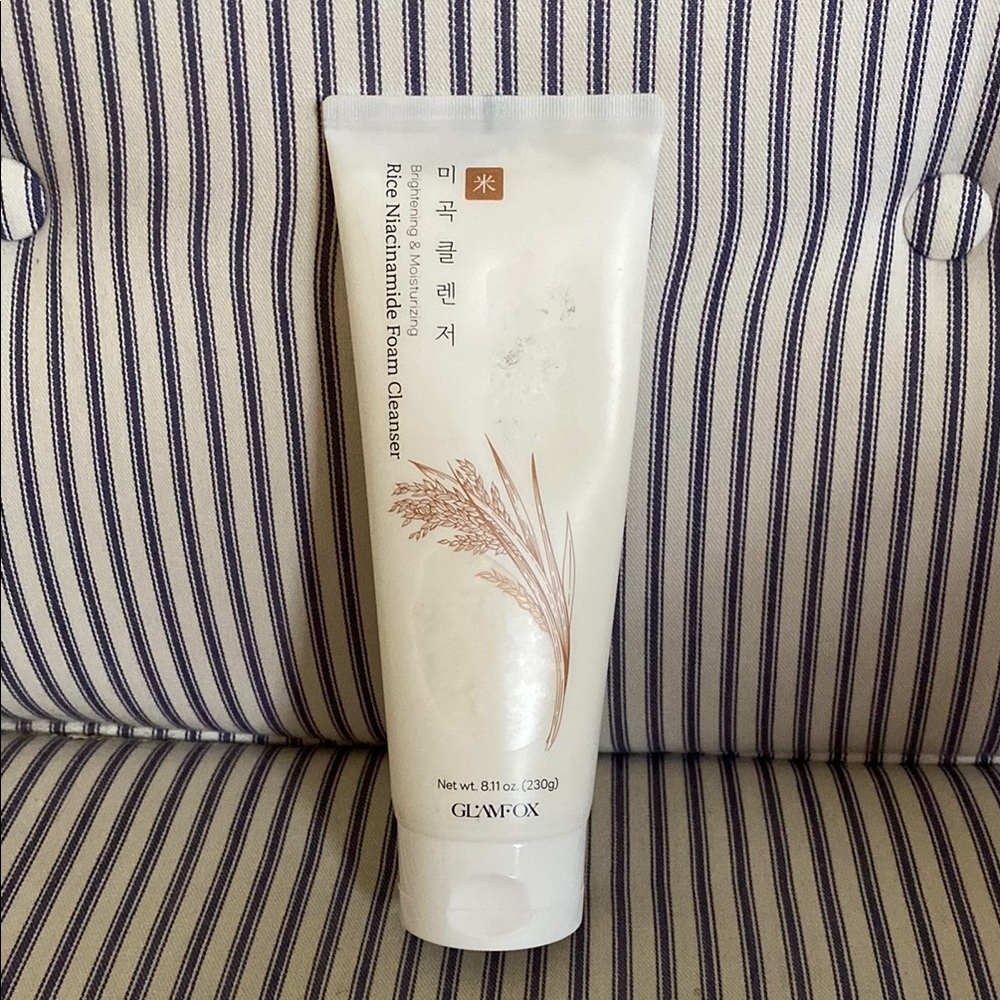 NWT Glamfox Rice Niacinamide Foam Cleanser